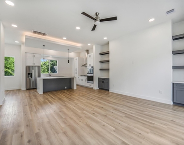 225 Willard Street - Photo Thumbnail 11
