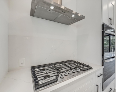 225 Willard Street - Photo Thumbnail 15