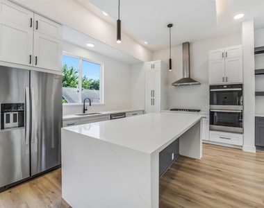 225 Willard Street - Photo Thumbnail 13