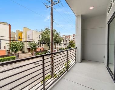 225 Willard Street - Photo Thumbnail 10