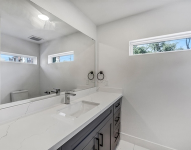 225 Willard Street - Photo Thumbnail 18