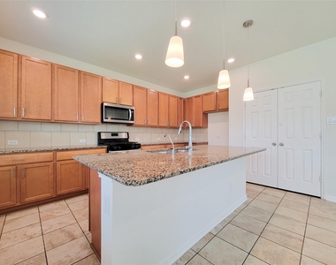 14108 Wedgewood Lakes Court - Photo Thumbnail 10