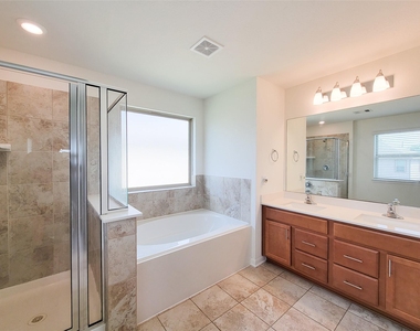 14108 Wedgewood Lakes Court - Photo Thumbnail 16