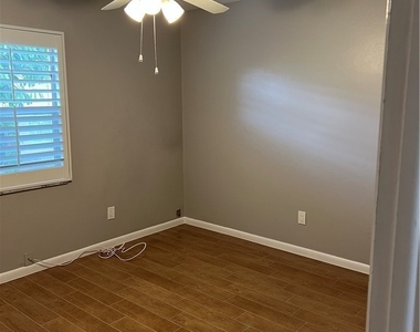 632 98th Avenue N - Photo Thumbnail 7