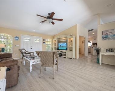 4123 Sw 26th Place - Photo Thumbnail 17
