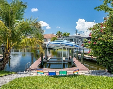 4123 Sw 26th Place - Photo Thumbnail 3