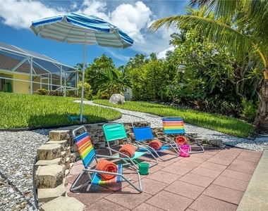 4123 Sw 26th Place - Photo Thumbnail 2