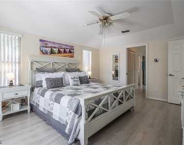 4123 Sw 26th Place - Photo Thumbnail 23