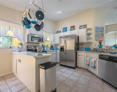 4123 Sw 26th Place - Photo Thumbnail 11