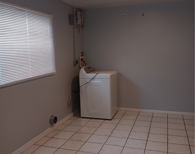 451 Marsh Avenue - Photo Thumbnail 3