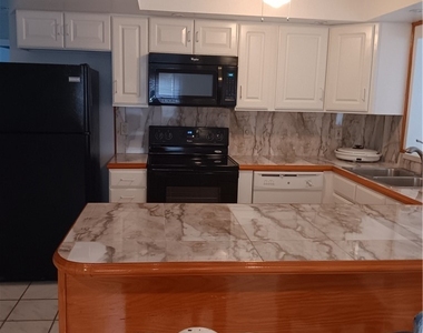 451 Marsh Avenue - Photo Thumbnail 5