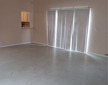 451 Marsh Avenue - Photo Thumbnail 2