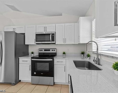 4303 26th Street Sw - Photo Thumbnail 8