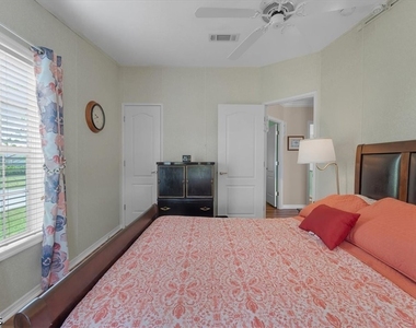 701 Coral Drive - Photo Thumbnail 18