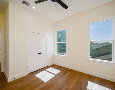 8908 Knoll Branch Dr Drive - Photo Thumbnail 17