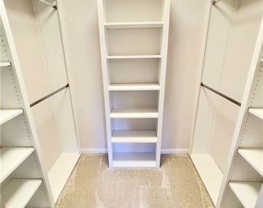 5669 Cove Circle - Photo Thumbnail 12