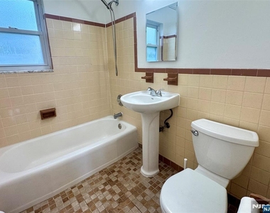 62 Regency - Photo Thumbnail 8