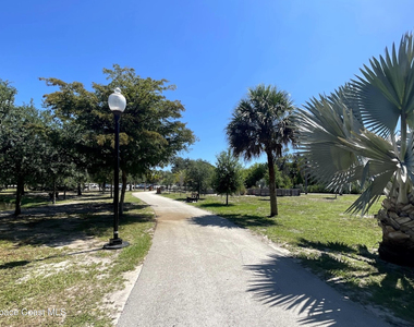 1029 Park Drive - Photo Thumbnail 26