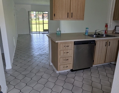 1606 University Lane - Photo Thumbnail 1