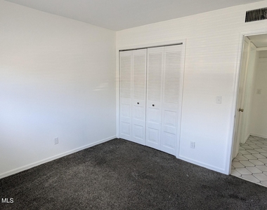 1606 University Lane - Photo Thumbnail 13