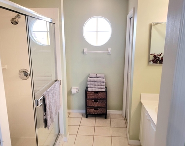250 Saint Lucie Lane - Photo Thumbnail 8