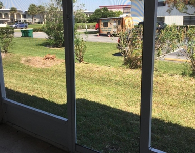 250 Saint Lucie Lane - Photo Thumbnail 27