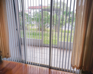250 Saint Lucie Lane - Photo Thumbnail 10