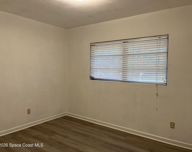 211 W Laila Drive - Photo Thumbnail 21