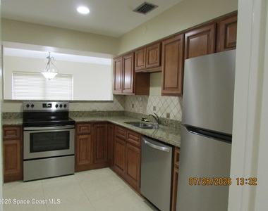 211 W Laila Drive - Photo Thumbnail 5