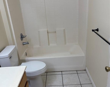530 Belltower Avenue - Photo Thumbnail 4