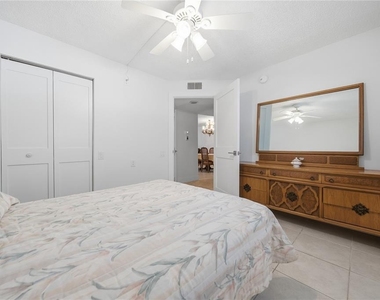 1247 S Martin Luther King Jr Avenue - Photo Thumbnail 4