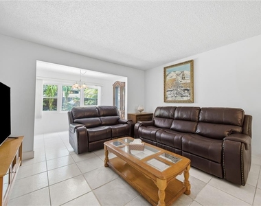 1247 S Martin Luther King Jr Avenue - Photo Thumbnail 12