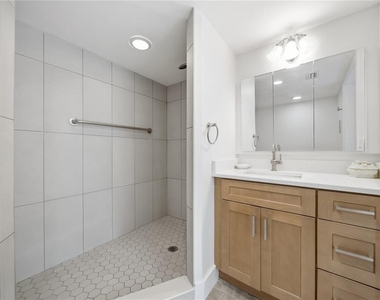 1247 S Martin Luther King Jr Avenue - Photo Thumbnail 19