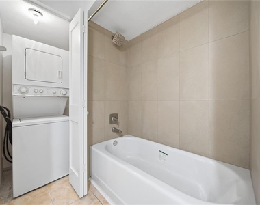 1247 S Martin Luther King Jr Avenue - Photo Thumbnail 6