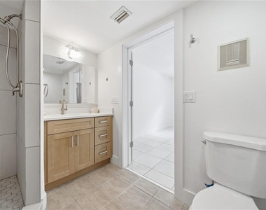 1247 S Martin Luther King Jr Avenue - Photo Thumbnail 20