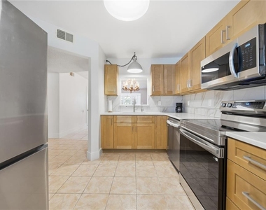 1247 S Martin Luther King Jr Avenue - Photo Thumbnail 8