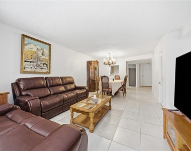 1247 S Martin Luther King Jr Avenue - Photo Thumbnail 14