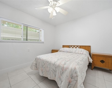 1247 S Martin Luther King Jr Avenue - Photo Thumbnail 3