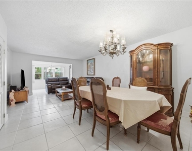 1247 S Martin Luther King Jr Avenue - Photo Thumbnail 11