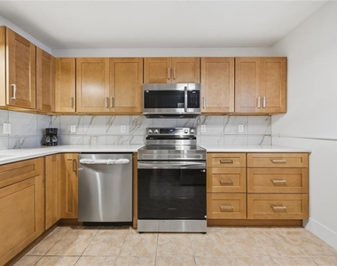 1247 S Martin Luther King Jr Avenue - Photo Thumbnail 7