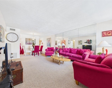 2462 Brazilia Drive - Photo Thumbnail 2