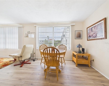 2462 Brazilia Drive - Photo Thumbnail 8