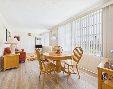 2462 Brazilia Drive - Photo Thumbnail 9