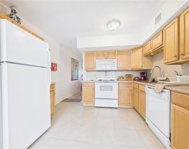 2462 Brazilia Drive - Photo Thumbnail 6
