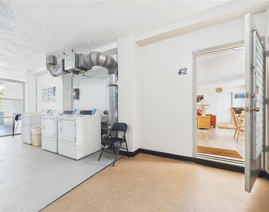 2462 Brazilia Drive - Photo Thumbnail 24