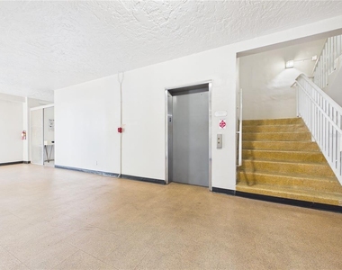 2462 Brazilia Drive - Photo Thumbnail 28