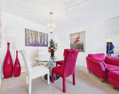 2462 Brazilia Drive - Photo Thumbnail 4