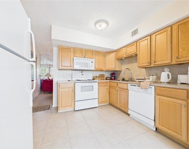 2462 Brazilia Drive - Photo Thumbnail 13