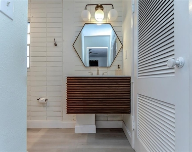 4701 N Willis Street - Photo Thumbnail 32
