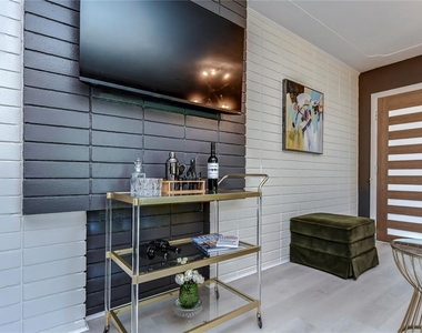 4701 N Willis Street - Photo Thumbnail 6